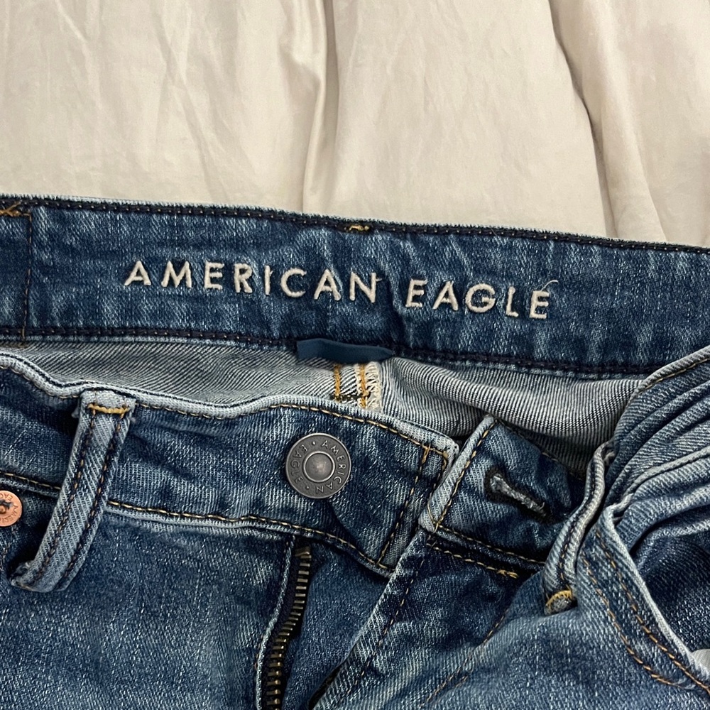 American Eagle Outfitters Women's Classic Blue Straight Leg Jeans - Picture 2 of 7